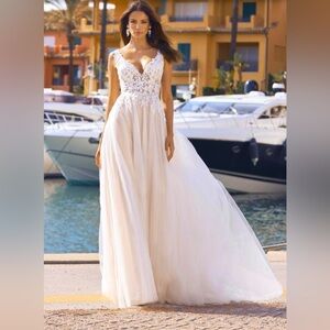 Pronovias Lavinia - Brand new - no alterations